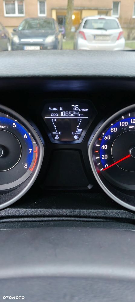 Hyundai Elantra 1.6 Comfort - 9