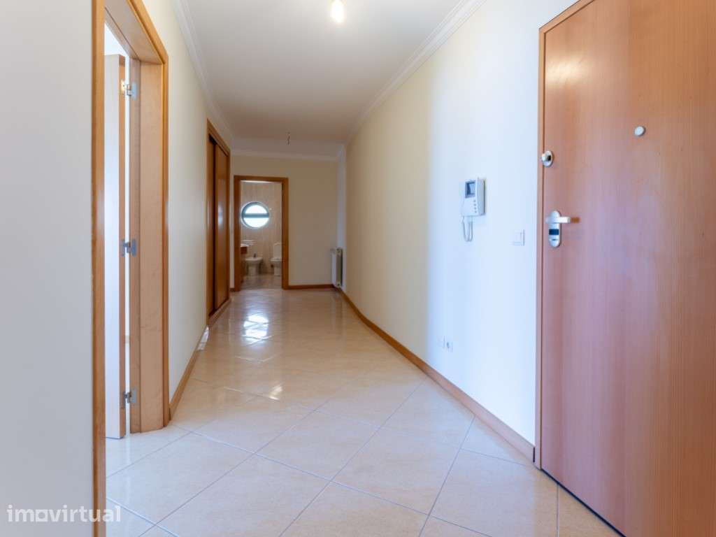 Apartamento T2 com vista mar e garagem na Nazaré (Costa de Prata) - Grande imagem: 3/21