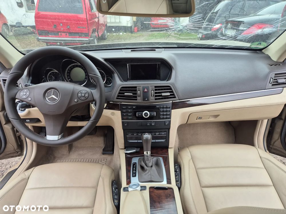 Mercedes-Benz Klasa E 250 CGI BlueEFFICIENCY Automatik Avantgarde - 10