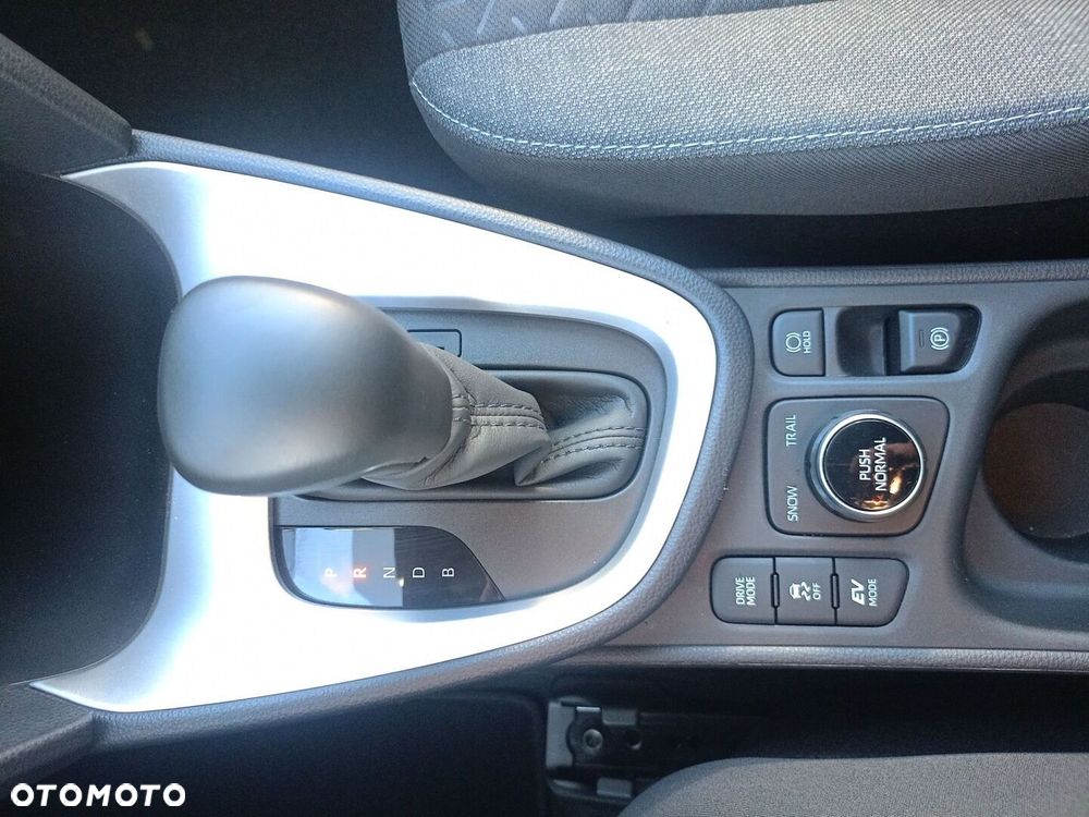 Toyota Yaris Cross Hybrid 1.5 Comfort 4x4 - 21