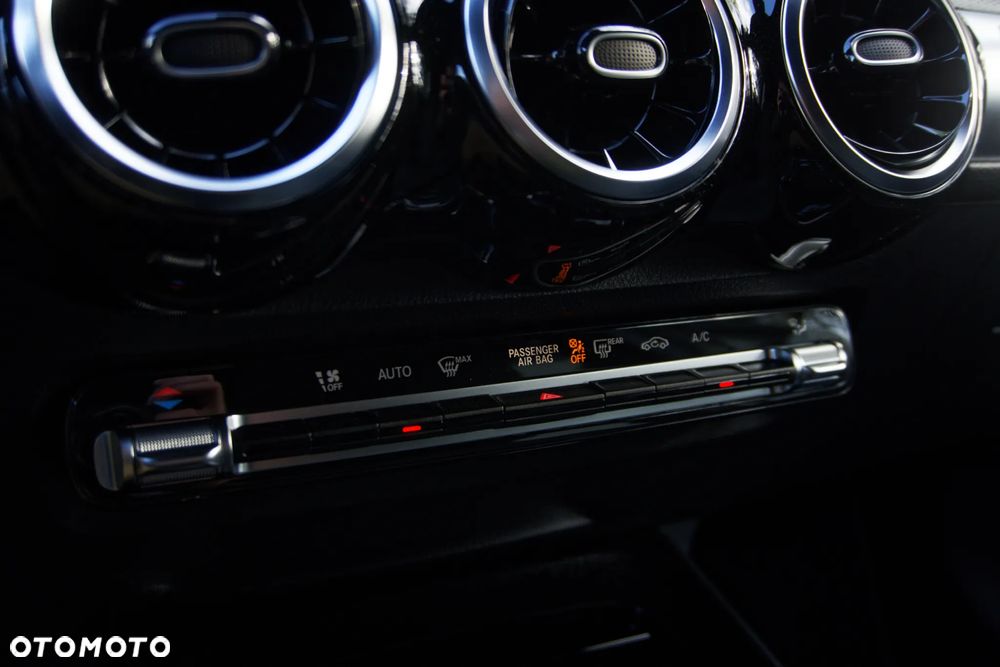 Mercedes-Benz GLB 200 7G-DCT Style - 19
