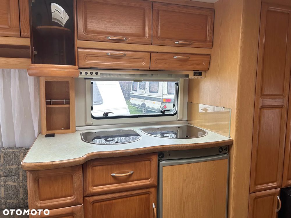 Fendt 650 z dużym przedsionkiem, prysznic - 12