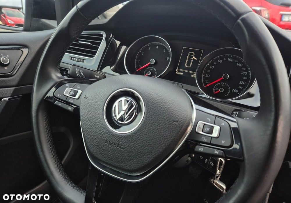 Volkswagen Golf - 13