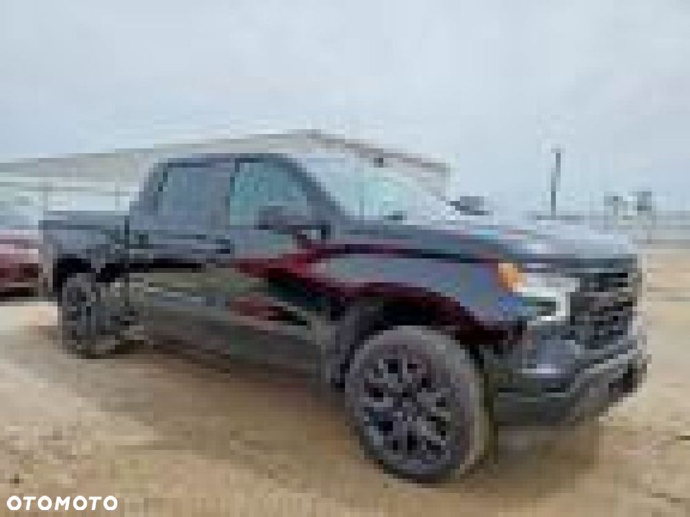 Chevrolet Silverado - 3