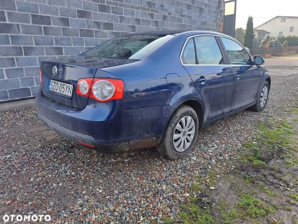 Volkswagen Jetta 1.9 TDI Trendline - 4
