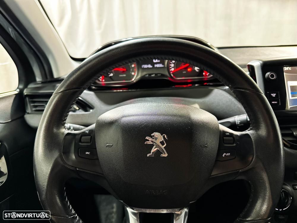Peugeot 208 1.4 HDi Allure - 44