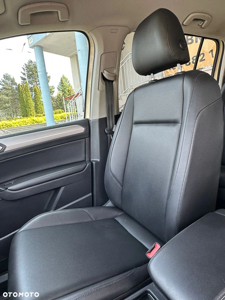 Volkswagen Touran - 22