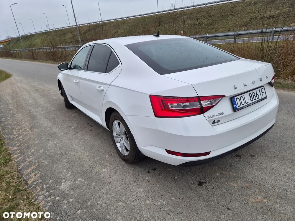 Skoda Superb 1.6 TDI Ambition DSG - 5