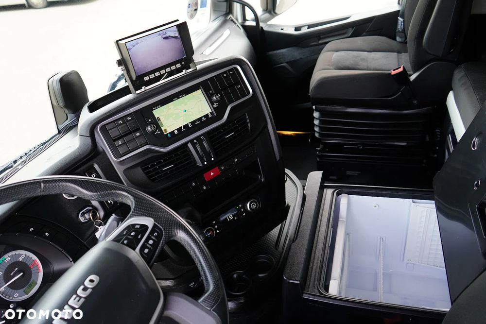 Iveco / S-WAY / 420 / E 6 / KONTENER + WINDA / 22 PALETY / RETARDER / OŚ SKRĘTNA / ROLETA - 9