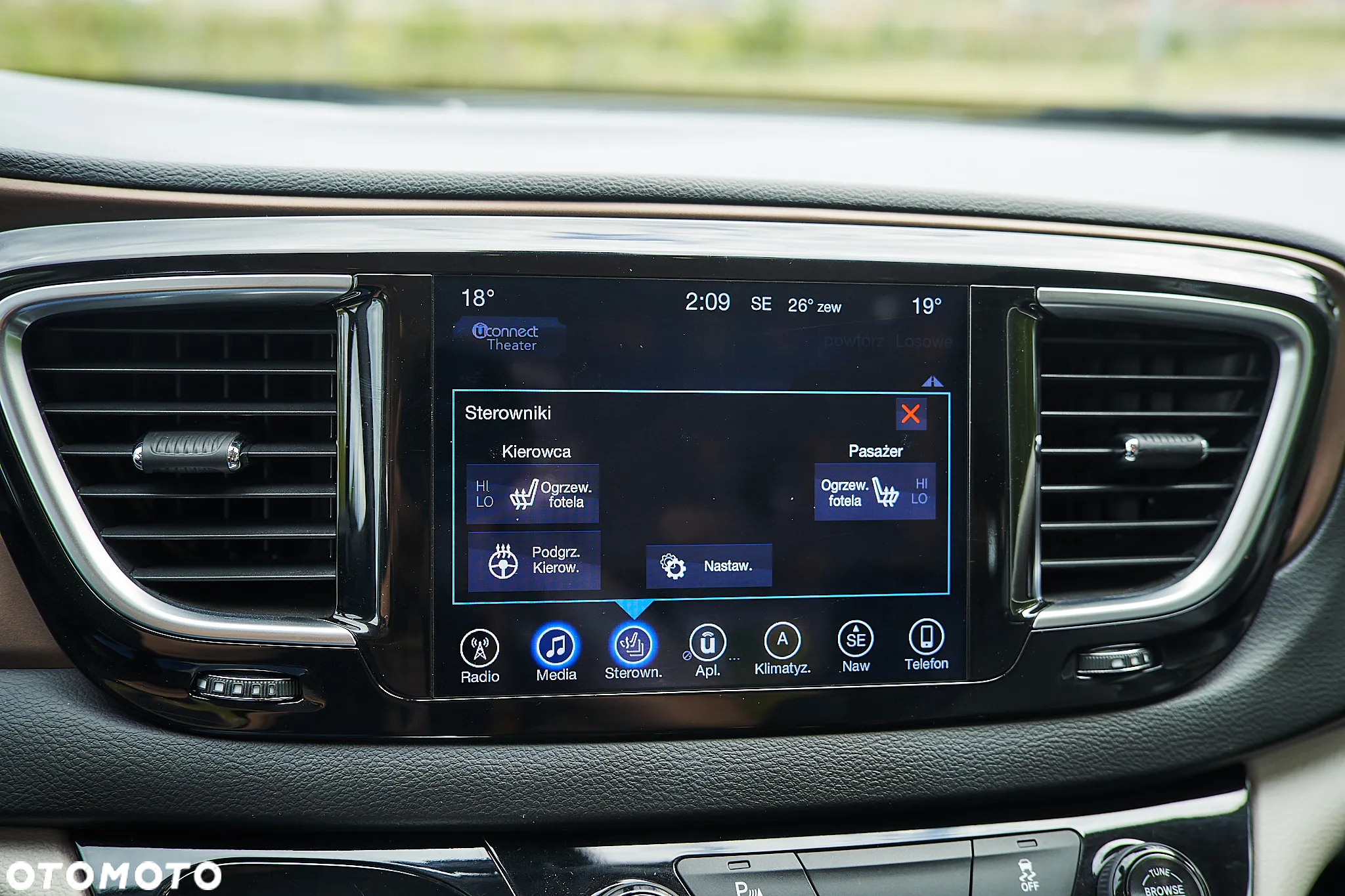 Chrysler Pacifica - 38