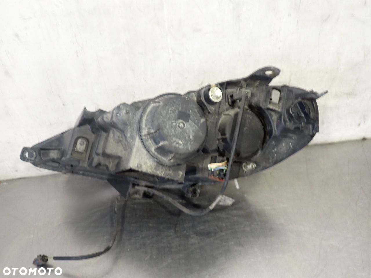 LAMPA PRAWA PRZEDNIA SOCZEWKA PEUGEOT 807 2.2 89006374 1494307080 - 5