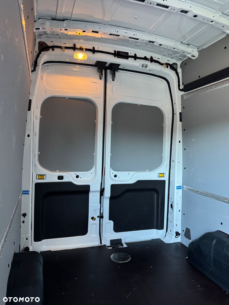 Ford Transit - 16