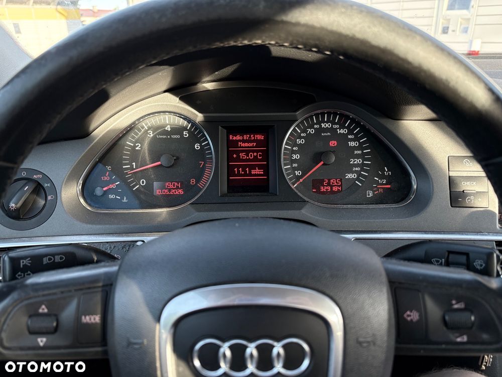 Audi A6 Limousine 2.4 - 12