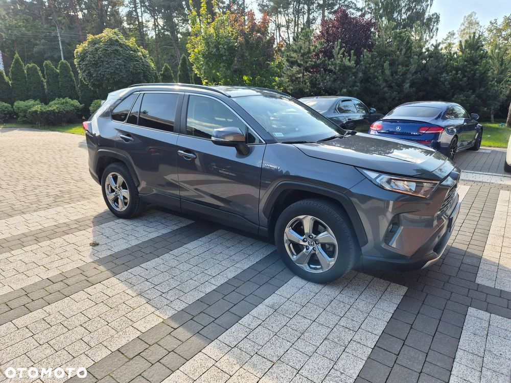 Toyota RAV4 - 1