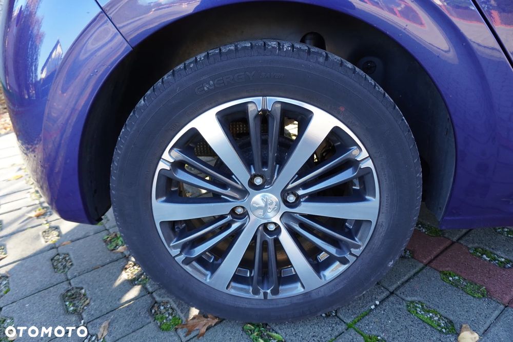 Peugeot 208 1.2 PureTech Allure - 16