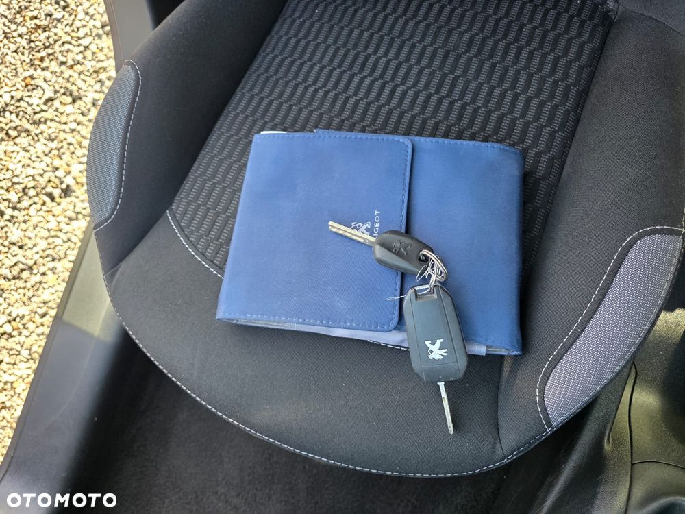 Peugeot 208 - 6