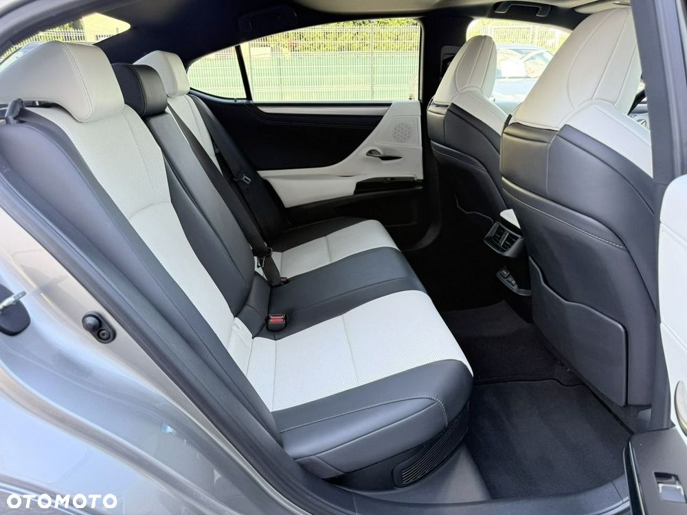 Lexus ES - 17