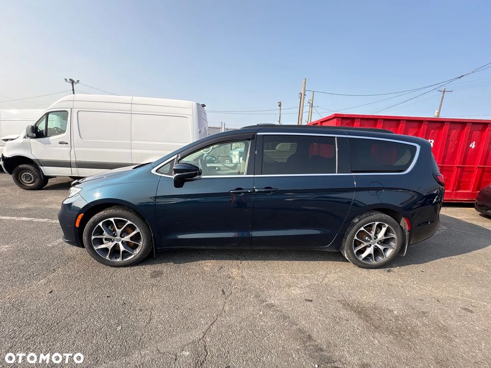 Chrysler Pacifica - 9