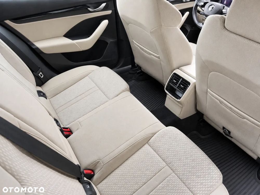 Skoda Octavia 1.5 TSI ACT Style - 35