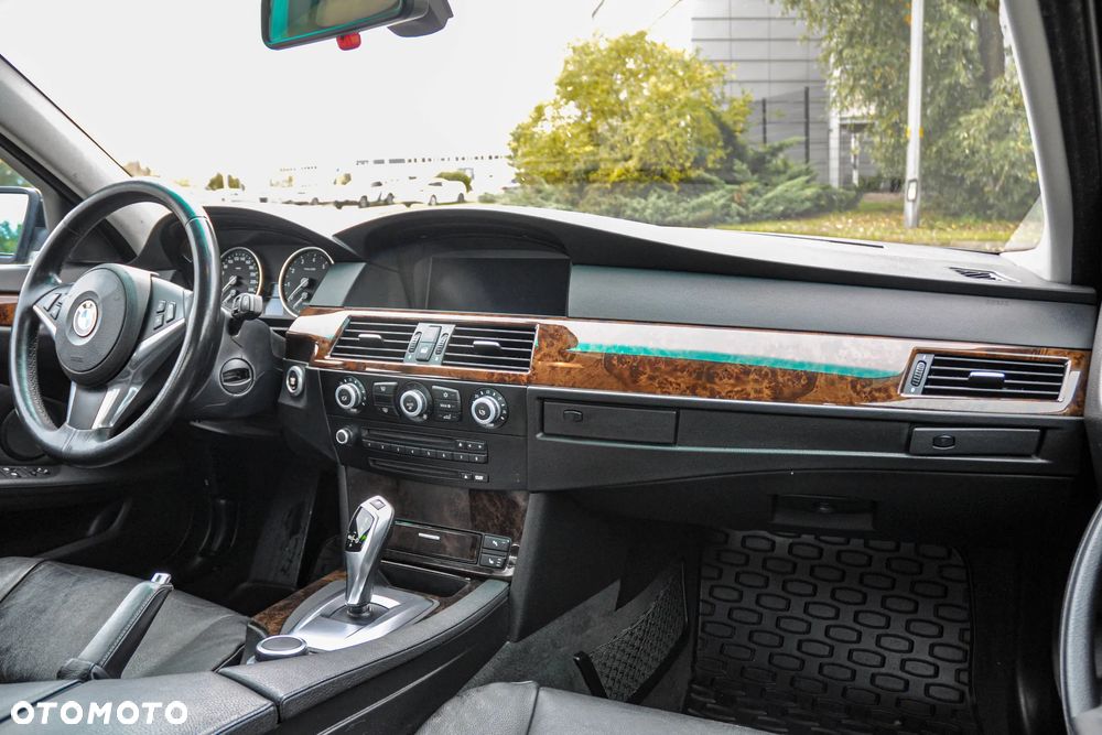 BMW Seria 5 530i - 11