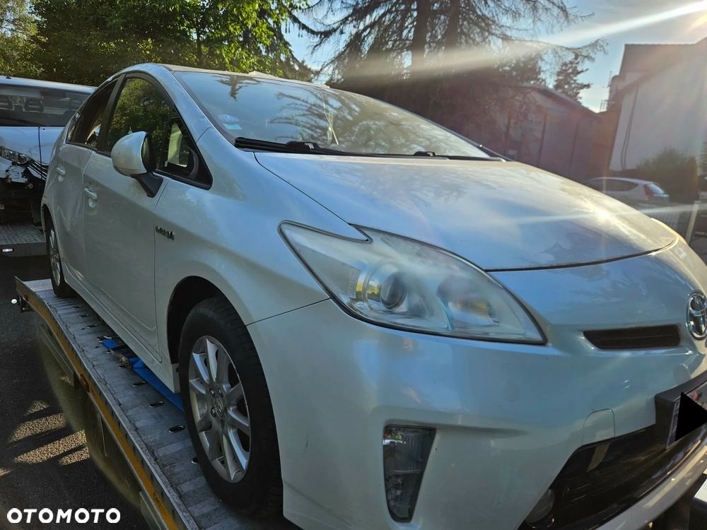 Toyota Prius (Hybrid) Executive - 5