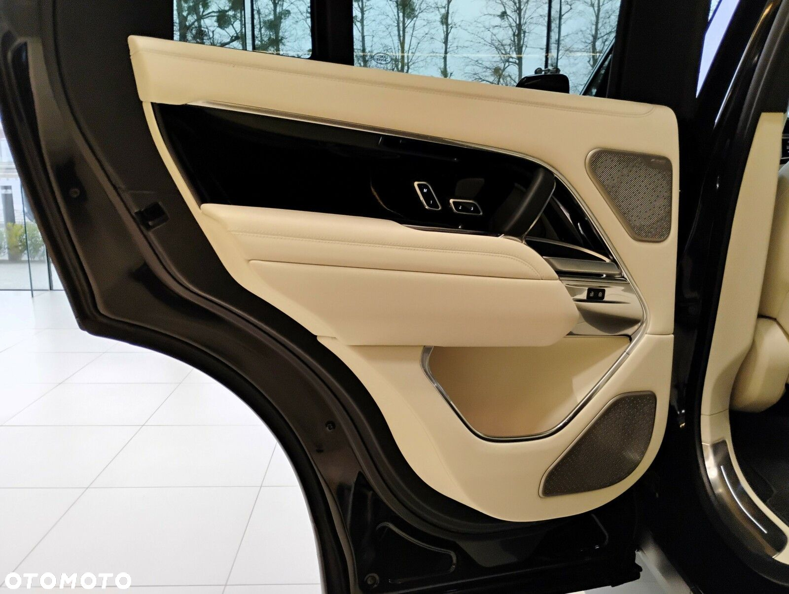Land Rover Range Rover - 16