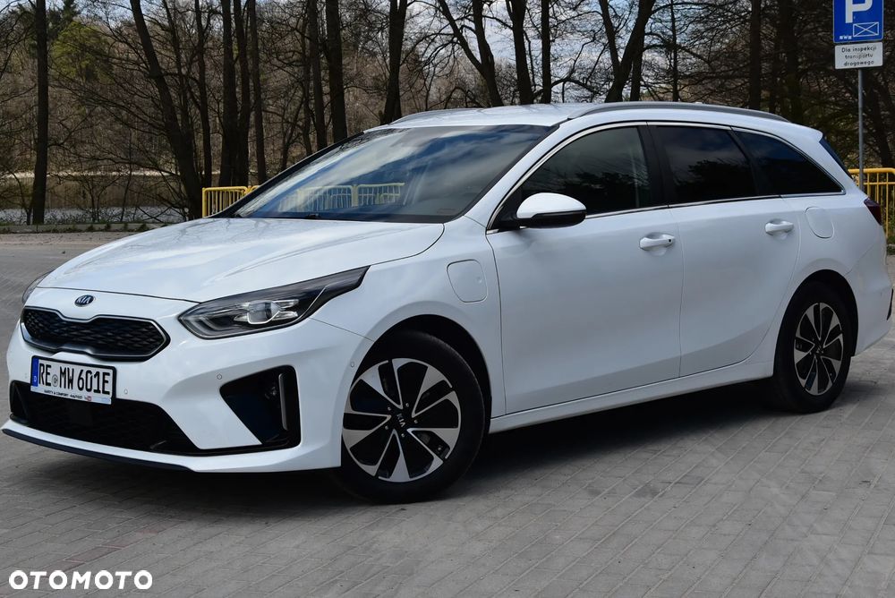 Kia Ceed 1.6 GDI DCT OPF Platinum Edition - 26