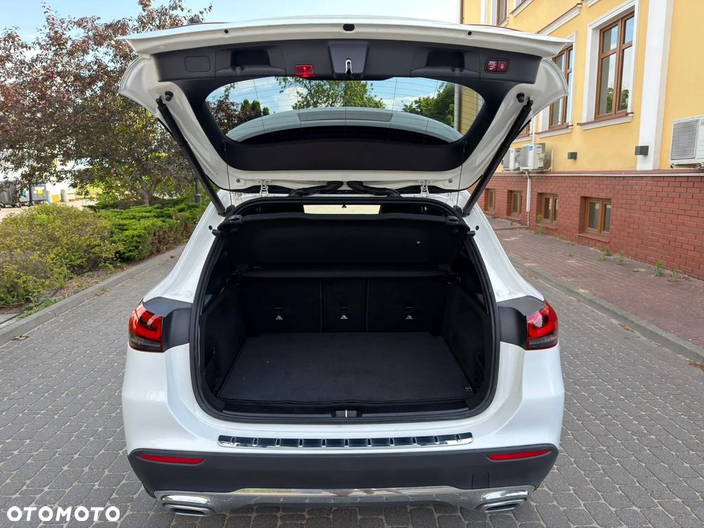 Mercedes-Benz GLA 250 - 24