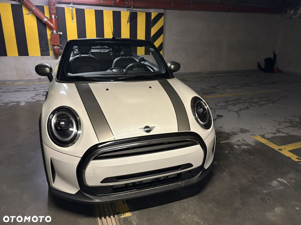 MINI Cooper Essential Trim - 9