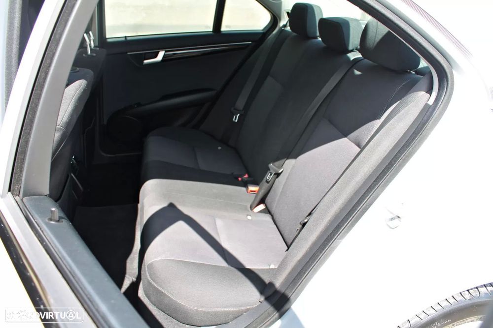 Mercedes-Benz C 220 d — fotografia 19
