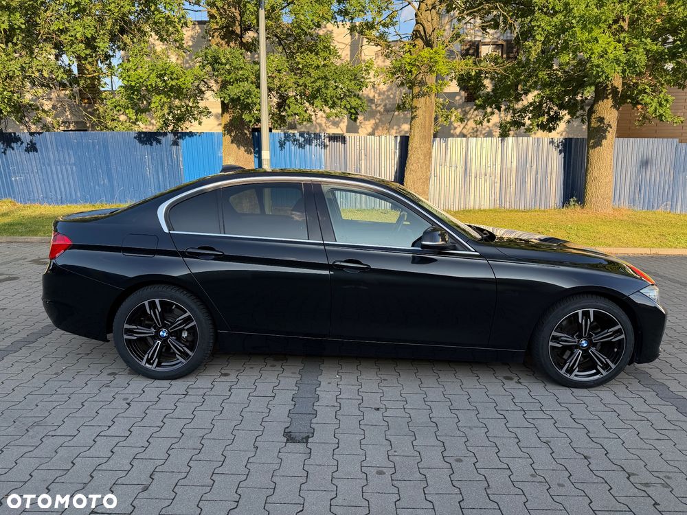 BMW Seria 3 330d Sport-Aut Luxury Line - 14
