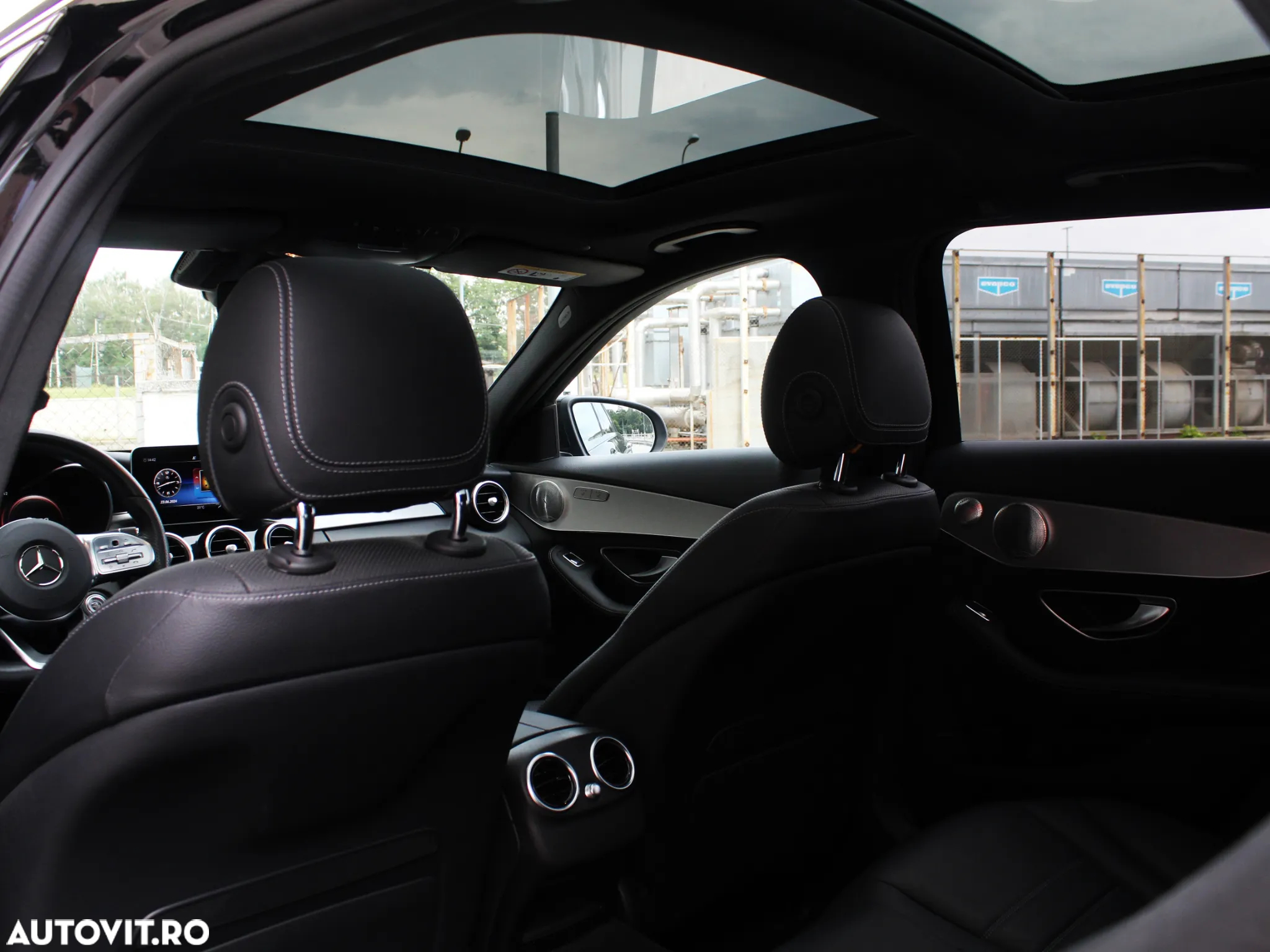 Mercedes-Benz C 220 d 4Matic T 9G-TRONIC AMG Line - 14