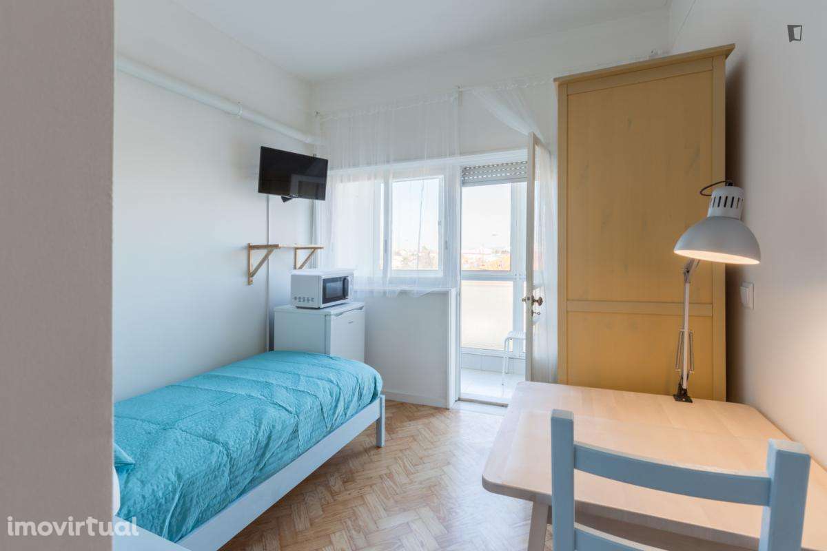 Quarto - localizado em Paranhos Porto - Grande imagem: 2/13