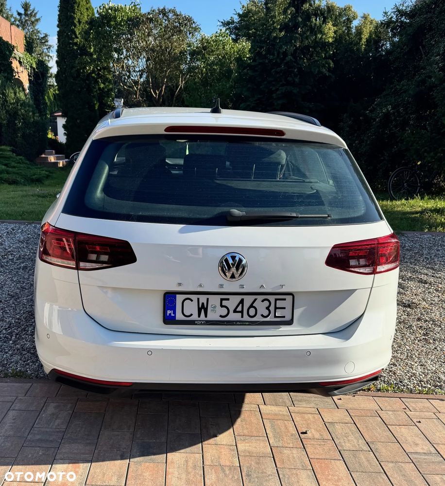 Volkswagen Passat - 4