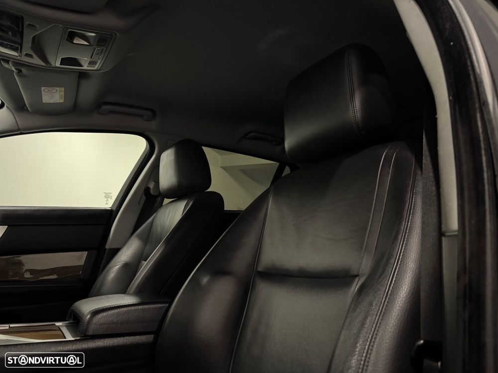 Jaguar XF Sportbrake 2.2 D Premium Luxury - 27