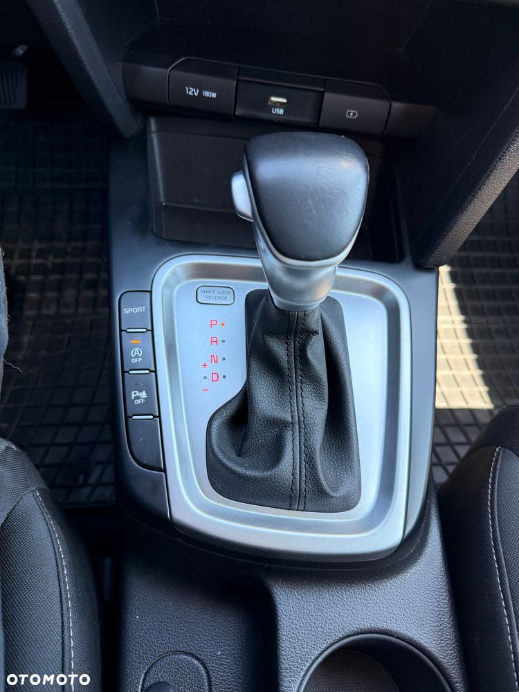 Kia Ceed - 10
