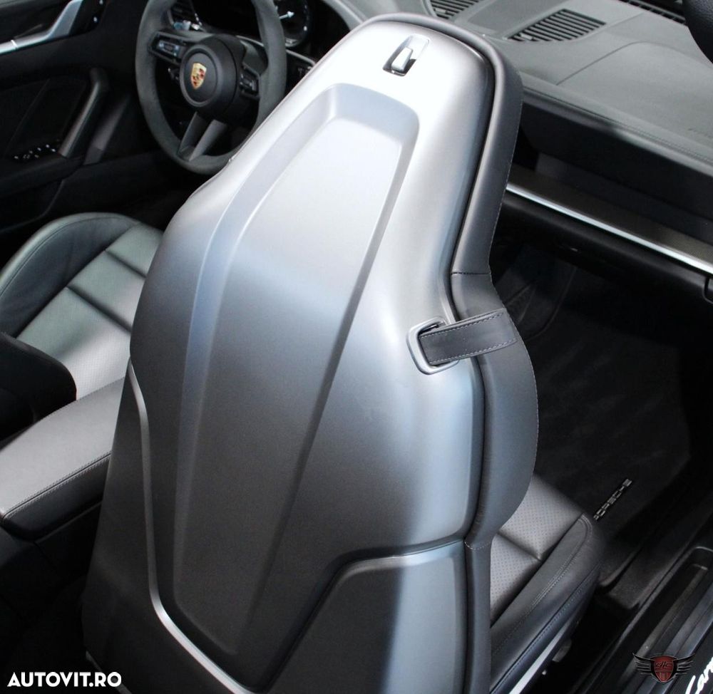 Porsche 911 Carrera S PDK - 23