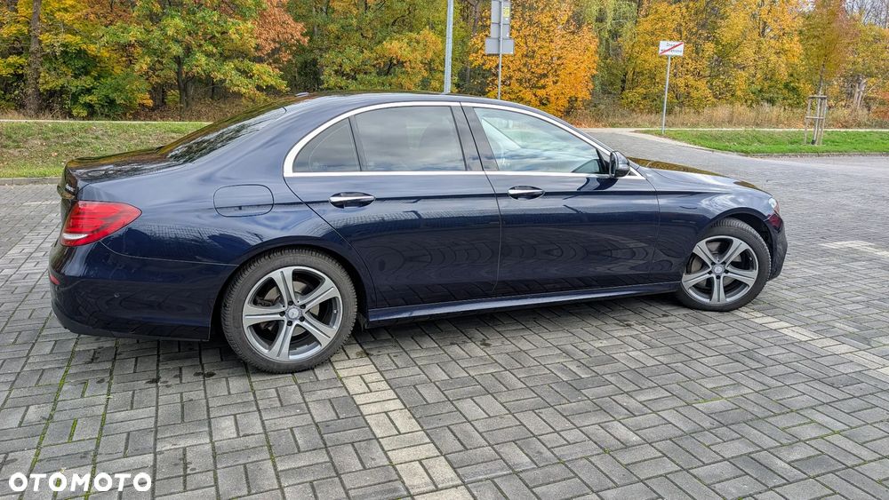 Mercedes-Benz Klasa E 300 9G-TRONIC - 9