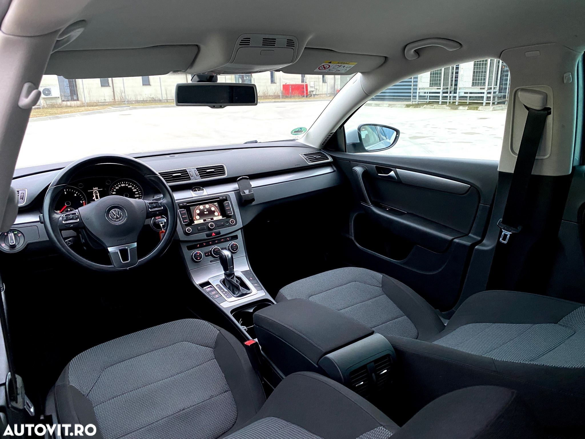 Volkswagen Passat Variant 2.0 Blue TDI DSG SCR Comfortline - 9