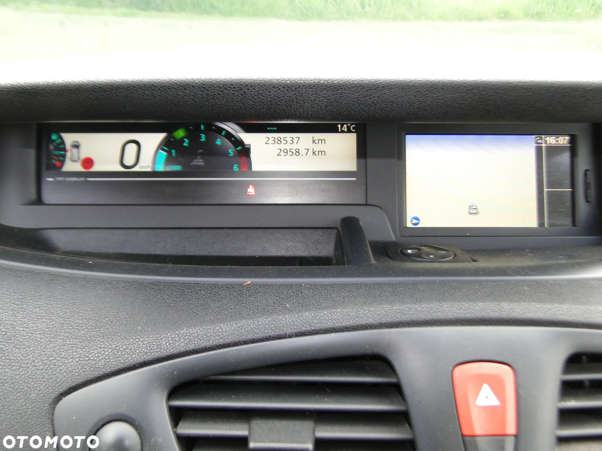 Renault Scenic 1.5dCi TomTom Edition - 11