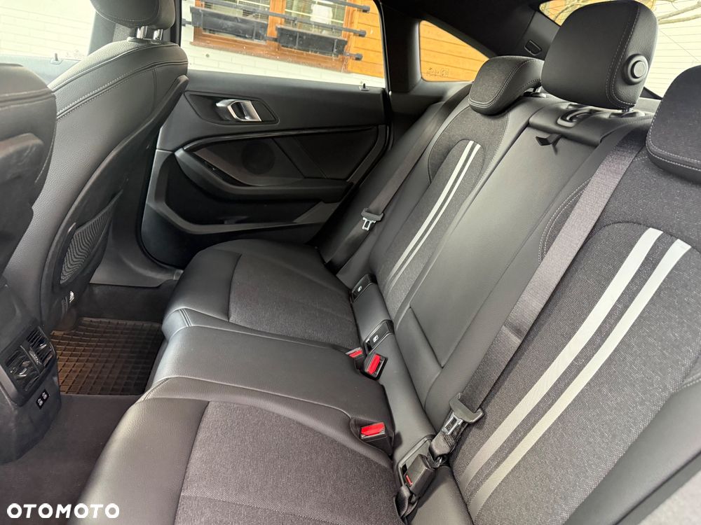 BMW Seria 2 220d Sport Line sport - 18