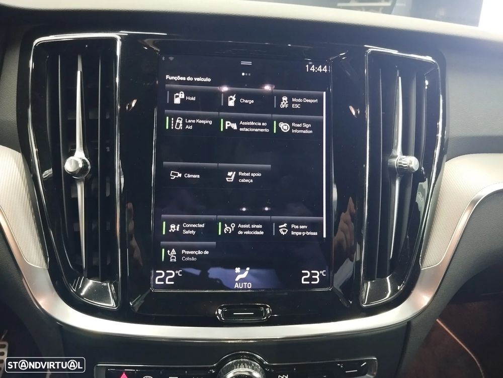 Volvo S60 2.0 T8 PHEV R-Design AWD - 27