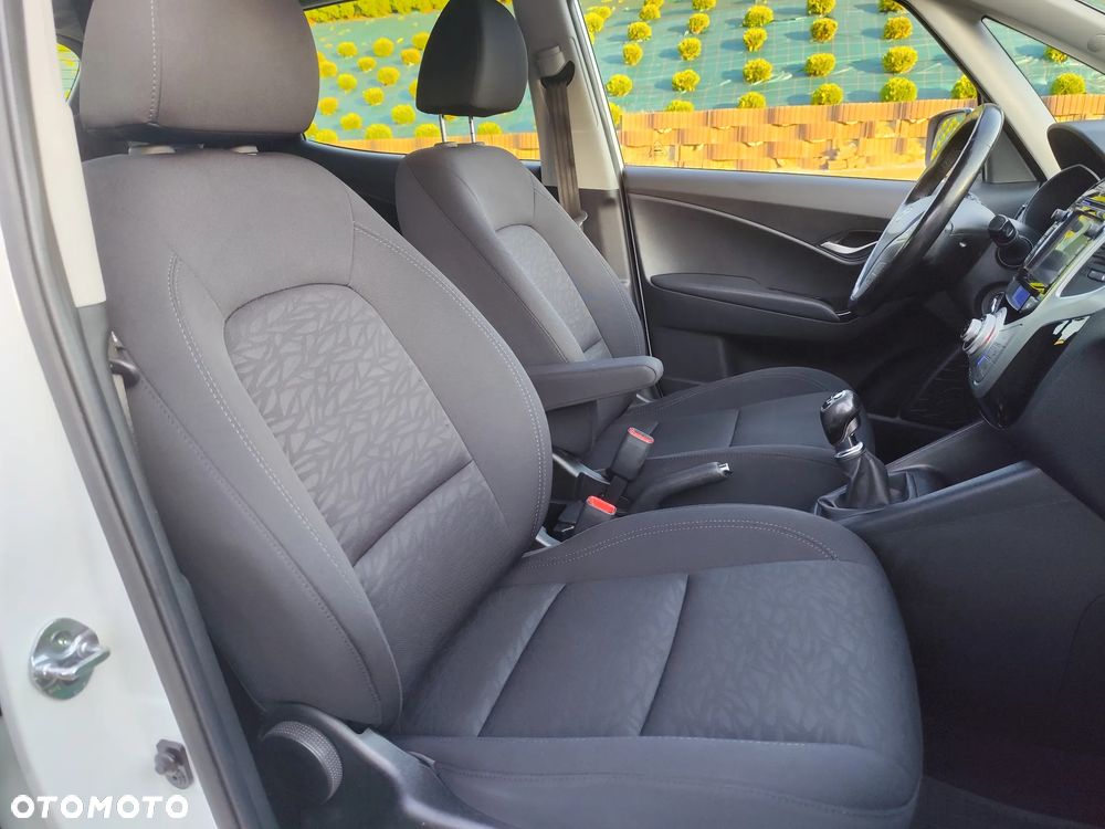 Hyundai ix20 1.4 blue YES Gold - 13