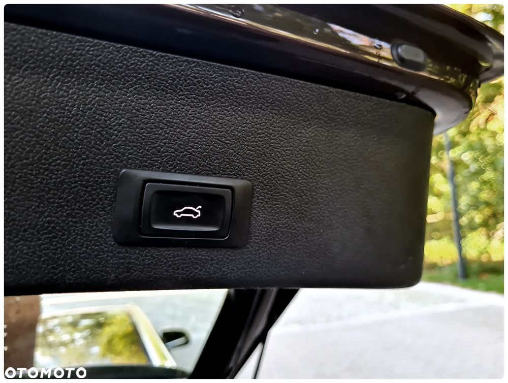 Audi A4 Avant 2.0 TDI DPF clean diesel quattro S line Sportpaket - 17