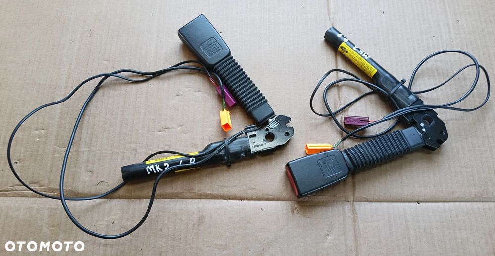 Focus MK2 dopinacz napinacz pasa bezpieczeństwa przedni przód PRAWY Ford "" - 2