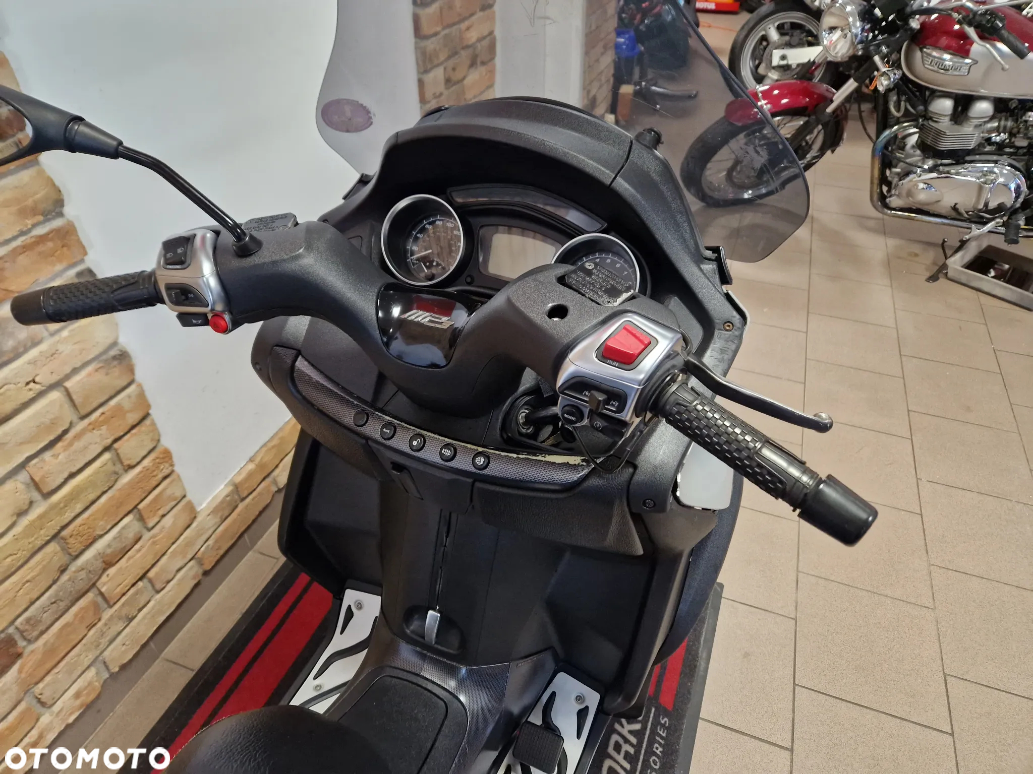 Piaggio MP-3 - 29