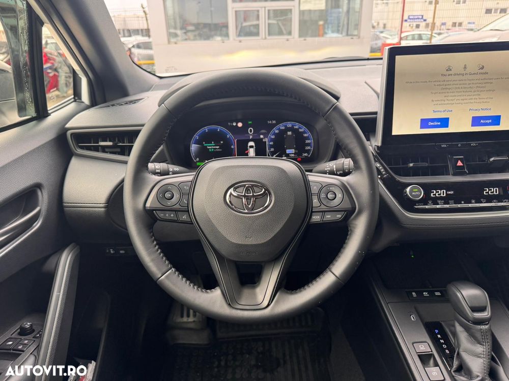 Toyota Corolla Cross - 15