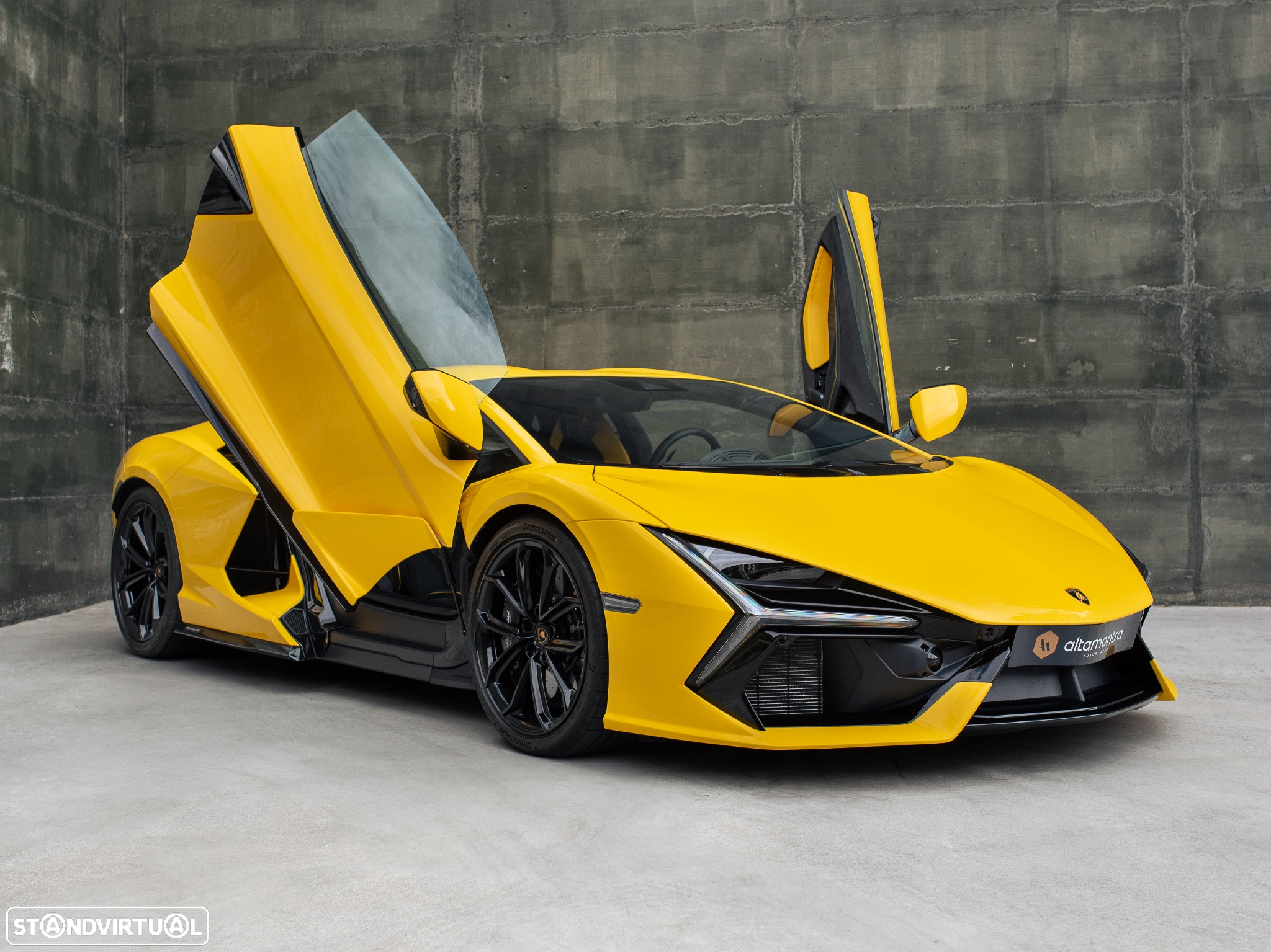 Lamborghini Revuelto - 11