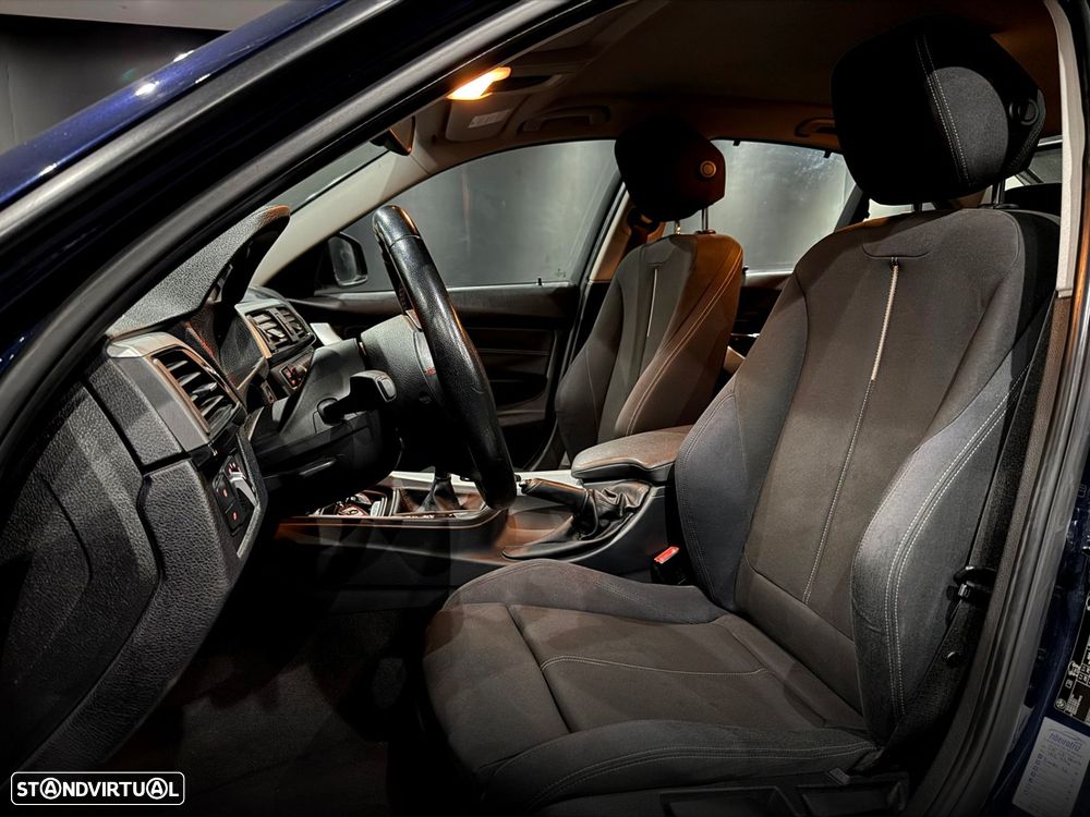 BMW 320 d Line Sport - 14