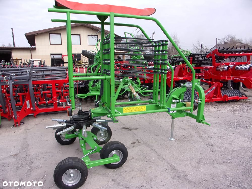 Pronar Przetrząsacz PWP530, PWP460 Pronar; ZKP770, ZKP-530, ZKP460 Inter-Tech; Z528 Kowalski; ZGRABIARKA ZKP420 Pronar, ZK42, ZK36 Kowalski; ZKT-420 Inter-Tech; ZK320 Mesko Rol; ZG-350 Euro-Masz; Przetrząsaczo-Zgrabiarka Z-275 Mesko-Rol; Przetrząsaczo zgraniarka taśmowa WIRAX, Akpil "OSA" - 25